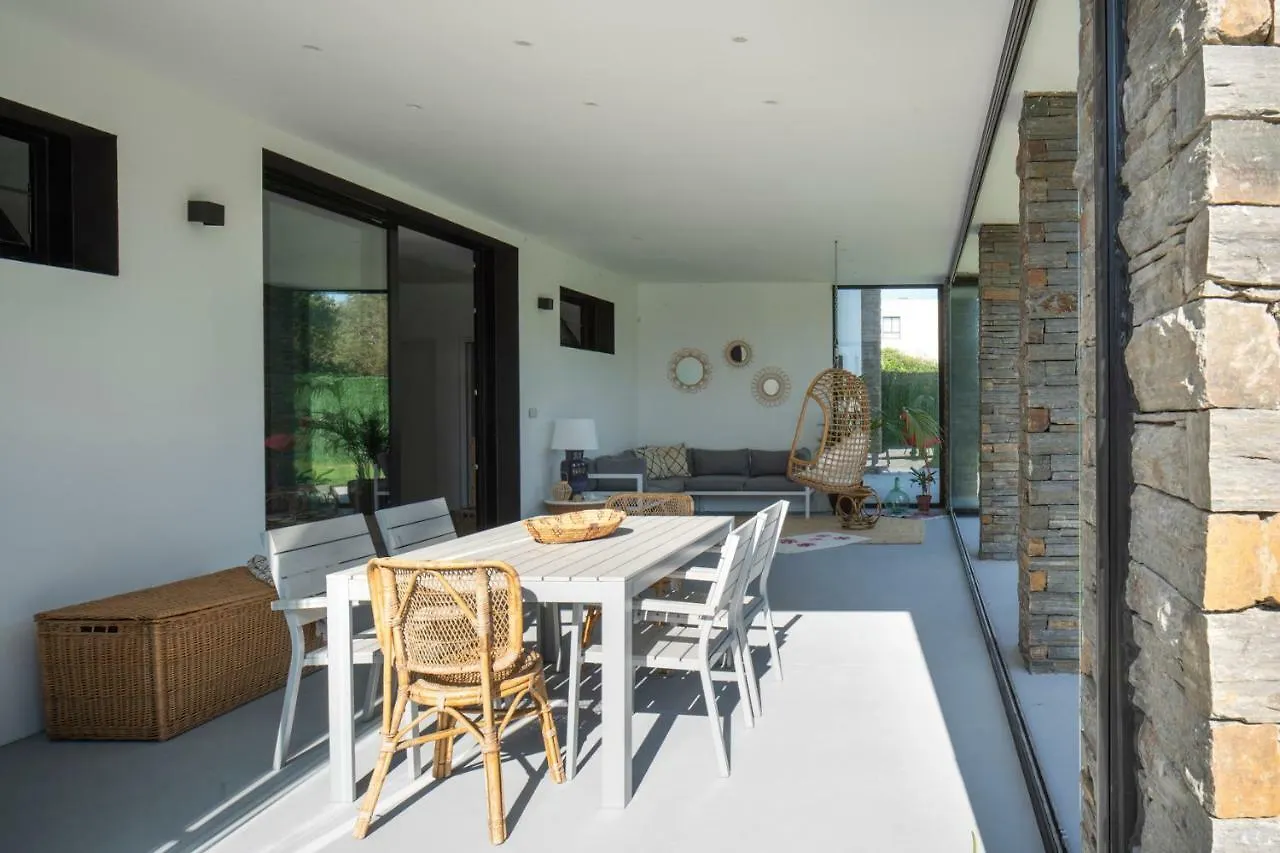 Casa Moderna Con Piscina Y Vistas Al Bosque. Villa Mungia